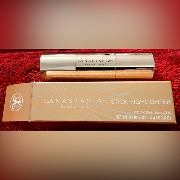 Anastasia Beverly Hills Stick Highlighter-Dripping in Gold. Shine, Glow, Bright - Picture 4 of 7